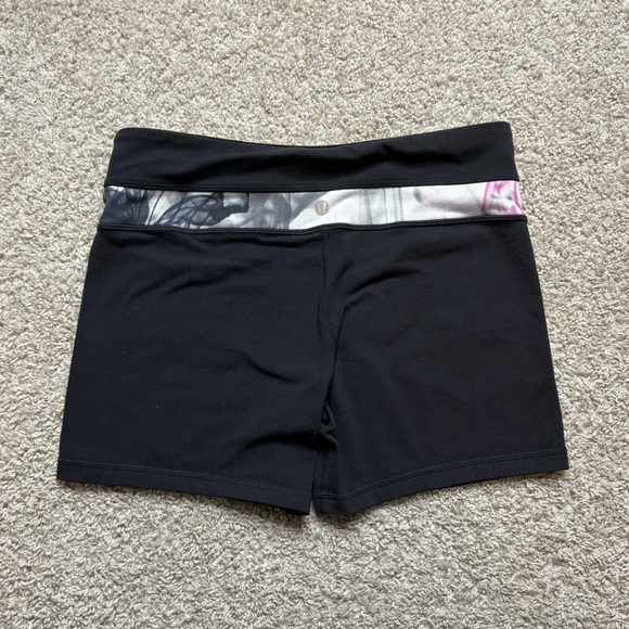 Lululemon Boogie Shorts - Picture 2 of 6
